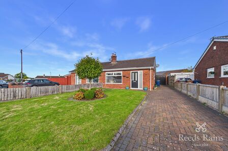 Holker Close, 2 bedroom Semi Detached Bungalow to rent, &pound;950 pcm