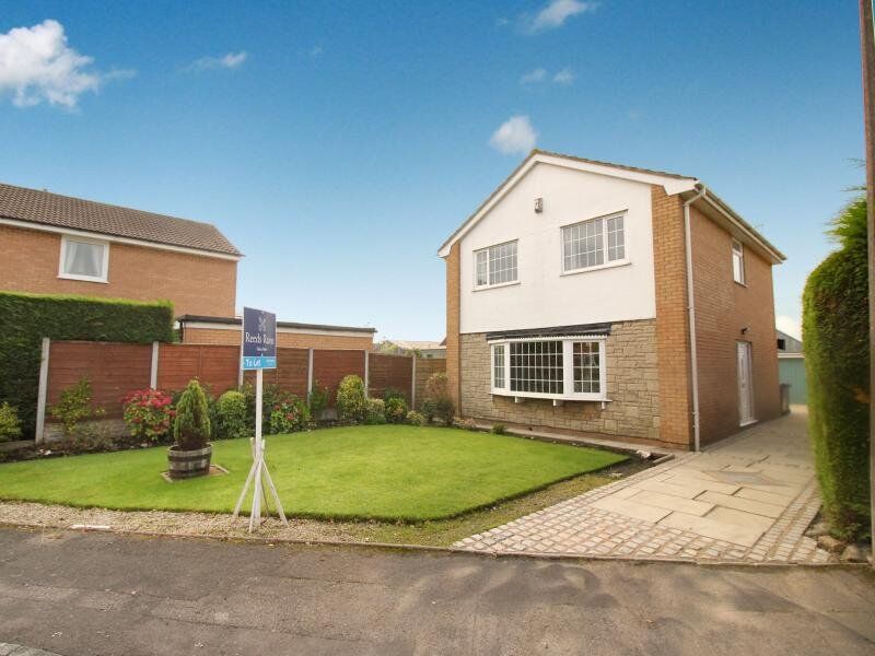 Main image of 4 bedroom Detached House to rent, Wentworth Close, Penwortham, Preston, PR1