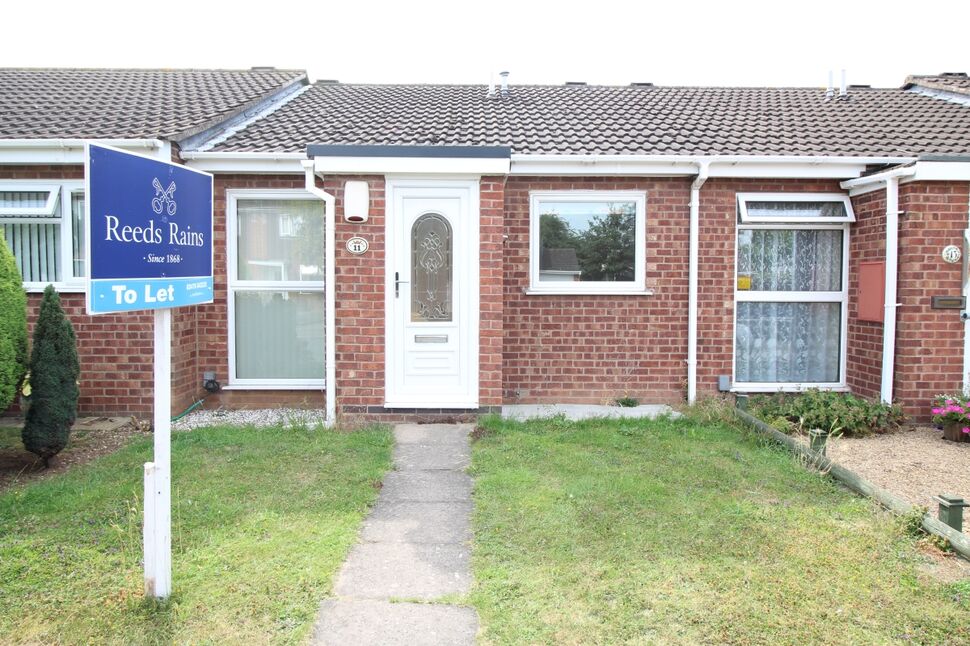 2 bedroom Mid Terrace Bungalow to rent