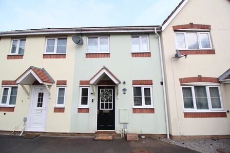 Hatters Court, 2 bedroom Mid Terrace House for sale, £170,000