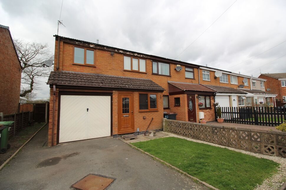 Main image of 3 bedroom Mid Terrace House to rent, Wood Street, Bedworth, Warwickshire, CV12