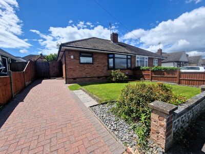 Amberley Avenue, 2 bedroom Semi Detached Bungalow for sale, £265,000
