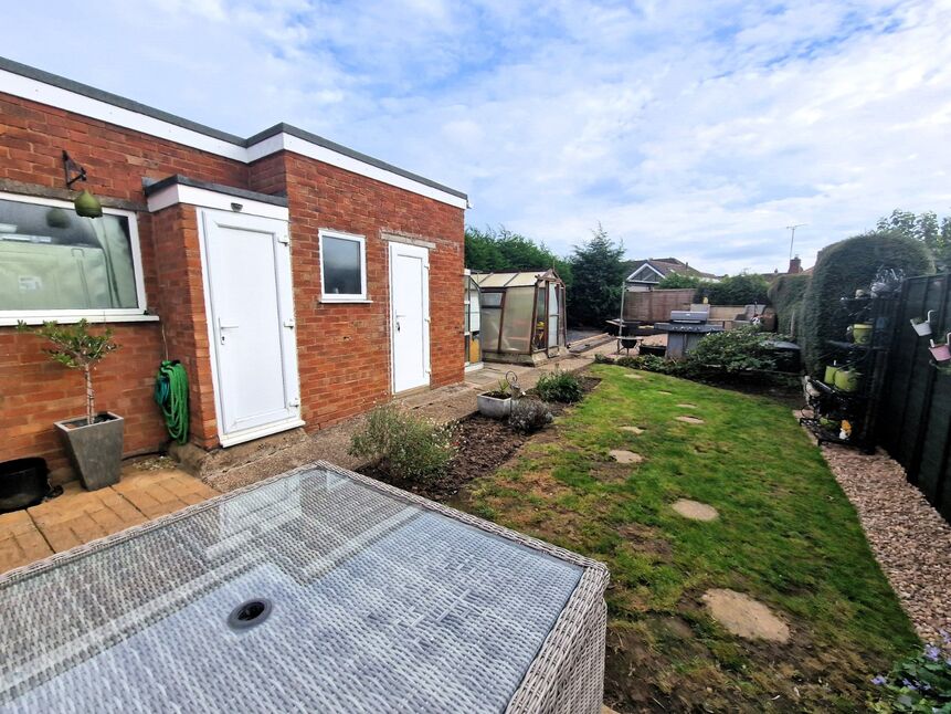 3 bedroom Semi Detached House for sale, Kingsley Crescent, Bulkington