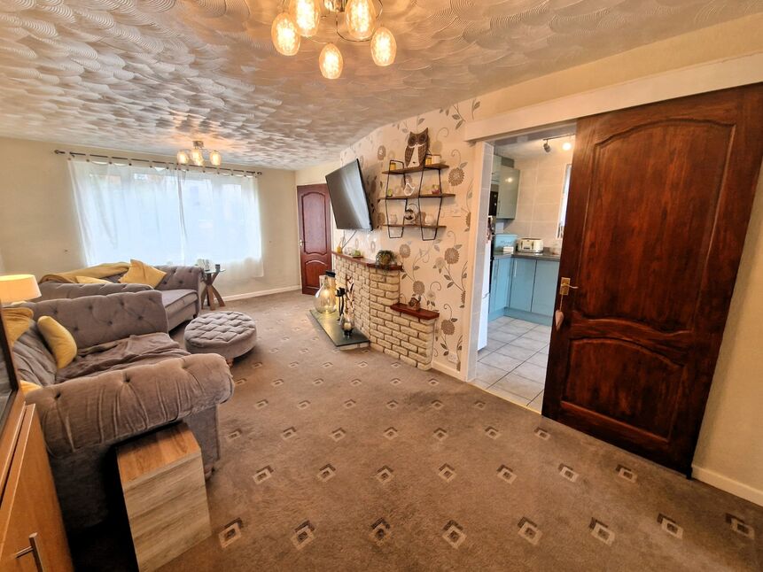 3 bedroom Semi Detached House for sale, Kingsley Crescent, Bulkington