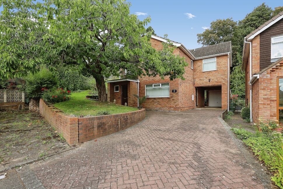Main image of 4 bedroom Detached House for sale, Windmill Close, Kenilworth, Warwickshire, CV8