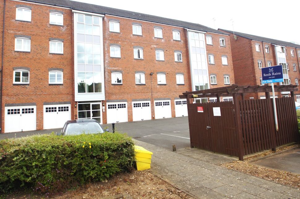 Main image of 2 bedroom  Flat for sale, Chandley Wharf, Warwick, Warwickshire, CV34
