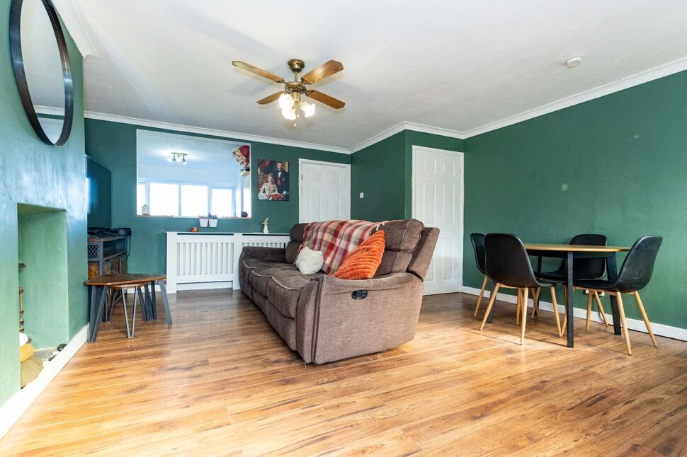 Lounge / Dining Room