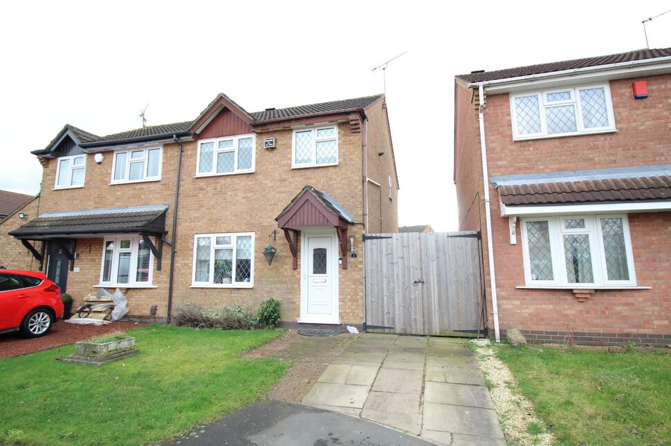 3 bedroom Semi Detached House for sale, Derwent Road, Bedworth, CV12