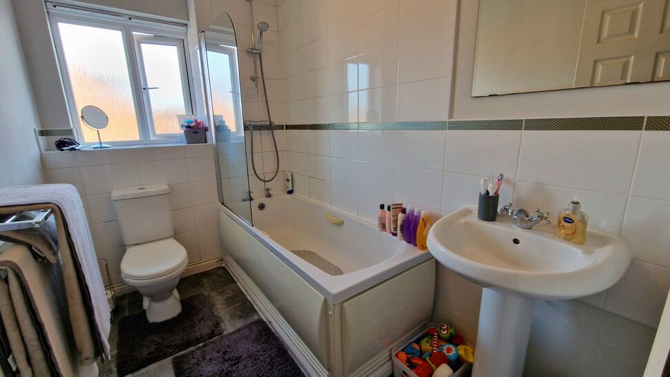 2 bedroom Mid Terrace House for sale, Walsingham Drive, Nuneaton, CV10