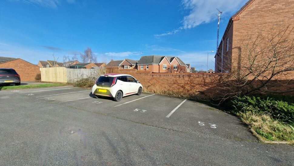 2 bedroom Mid Terrace House for sale, Walsingham Drive, Nuneaton, CV10