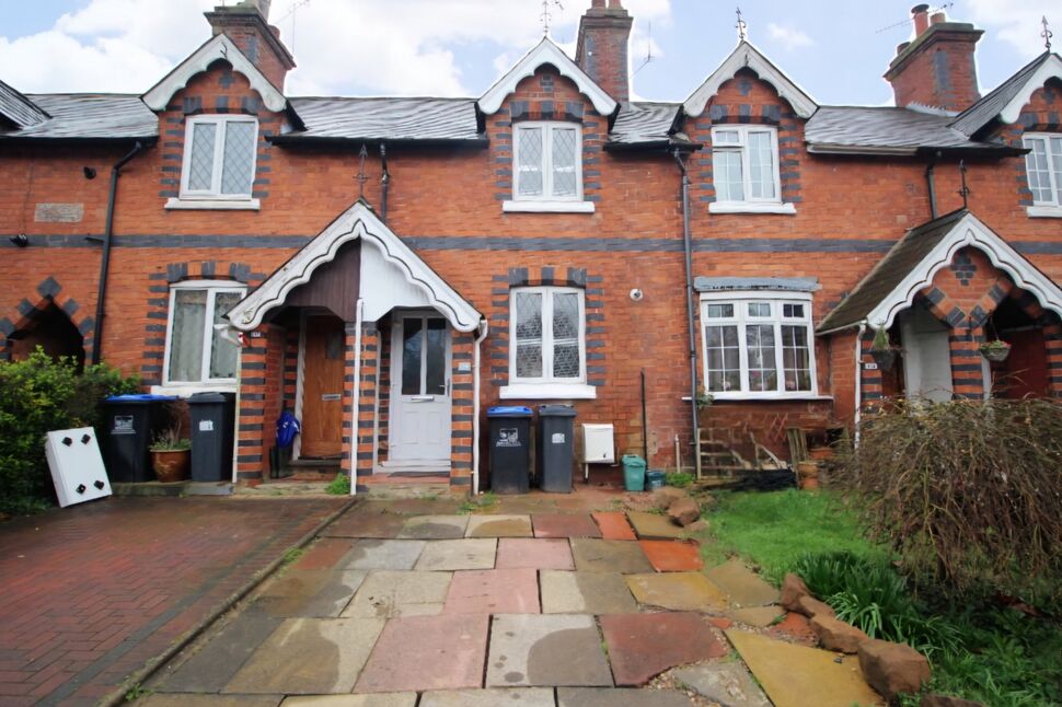 Main image of 2 bedroom Mid Terrace Property for sale, School Lane, Kenilworth, Warwickshire, CV8