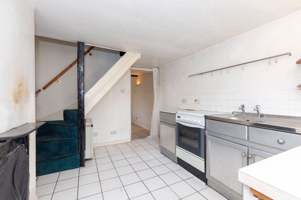 2 bedroom Mid Terrace House for sale, Castle Hill, Kenilworth, CV8 £