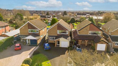 Mill Lane, 4 bedroom Detached House for sale, £649,499