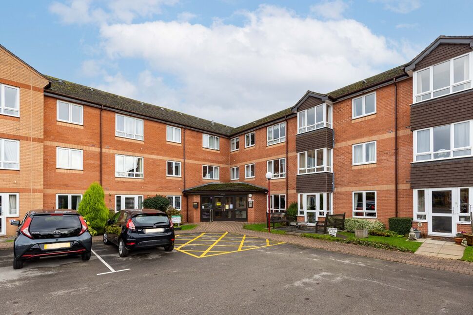 Main image of 2 bedroom Flat for sale, Ashdene Gardens, Kenilworth, Warwickshire, CV8
