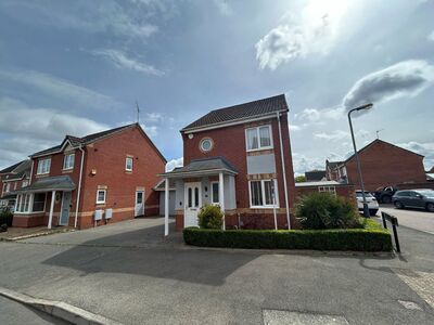 Clover Way, 3 bedroom Detached House for sale, £290,000