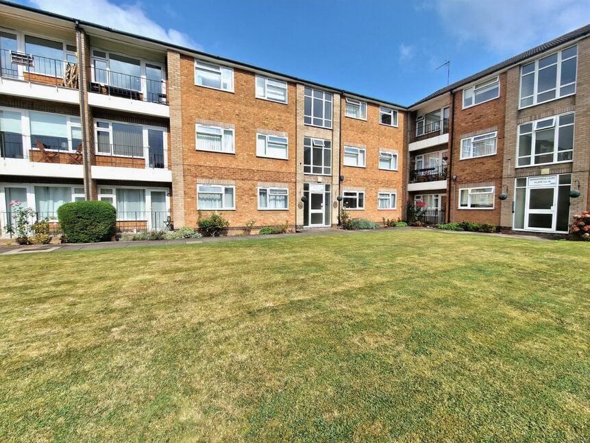 Main image of 2 bedroom Flat for sale, Barrowfield Lane, Kenilworth, Warwickshire, CV8