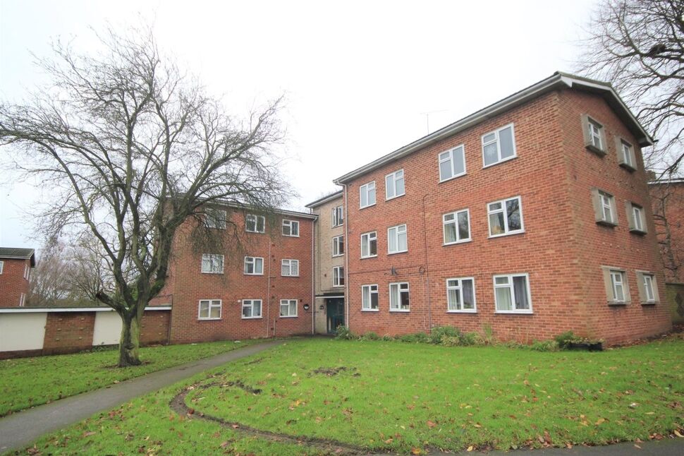 Main image of 2 bedroom Flat for sale, Crown Way, Leamington Spa, Warwickshire, CV32
