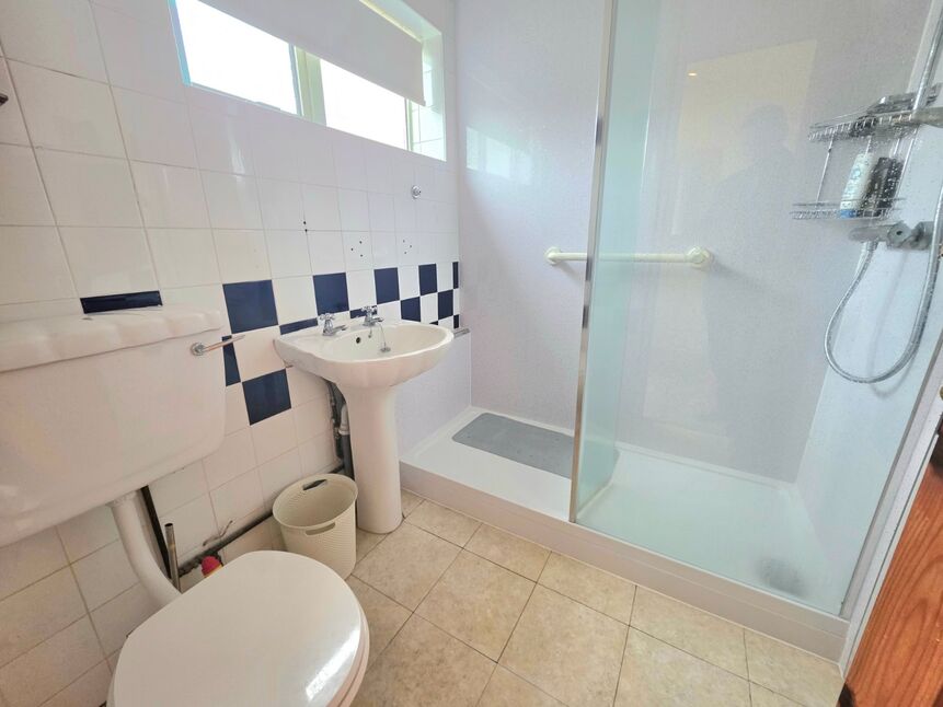 Shower Room / WC