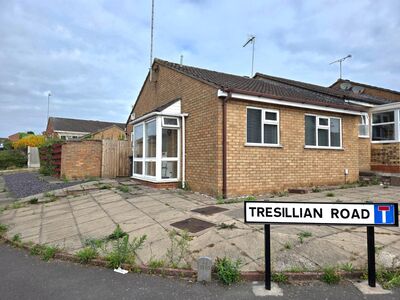 2 bedroom Semi Detached Bungalow for sale