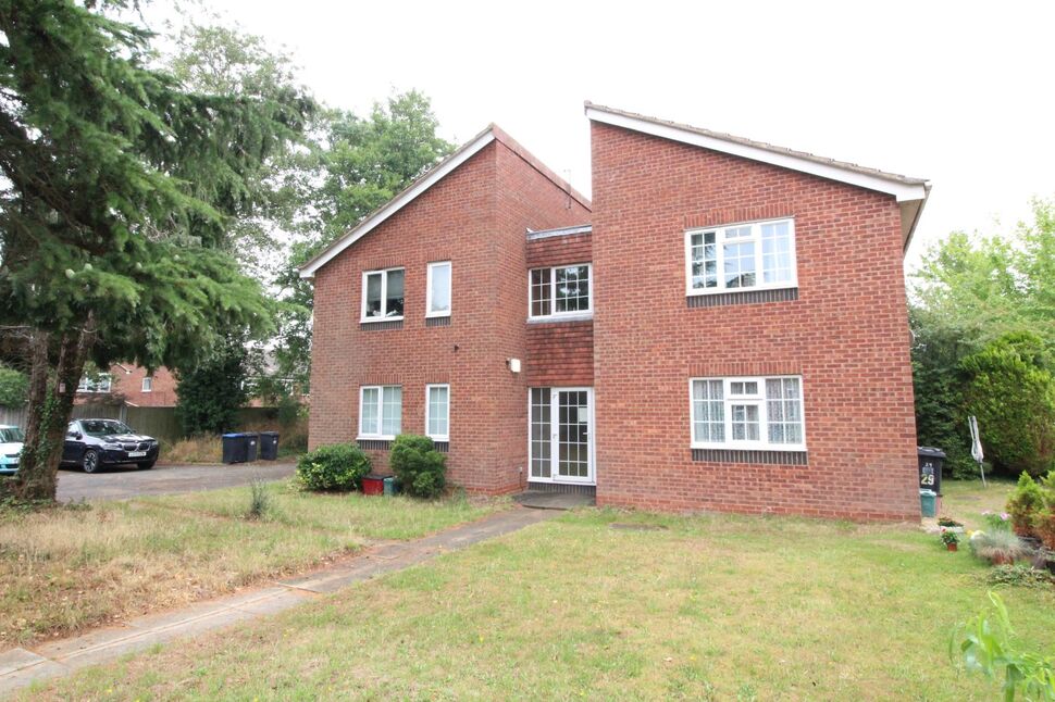 Main image of 1 bedroom  Flat to rent, Ebourne Close, Kenilworth, Warwickshire, CV8