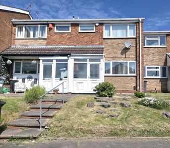 Joseph Luckman Road, 3 bedroom Mid Terrace House for sale, &pound;190,000