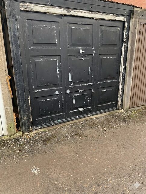 Garage in block
