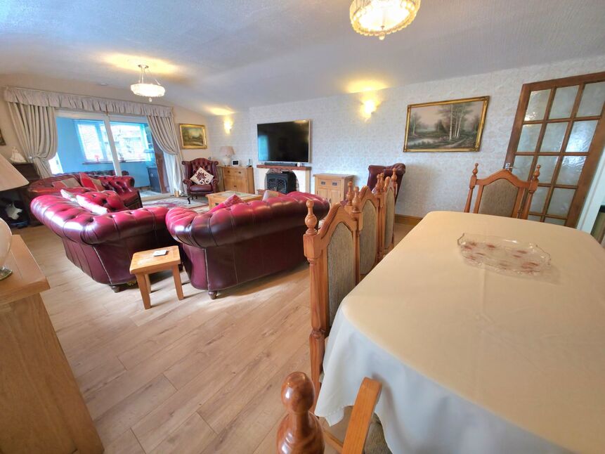 Lounge / Dining Room