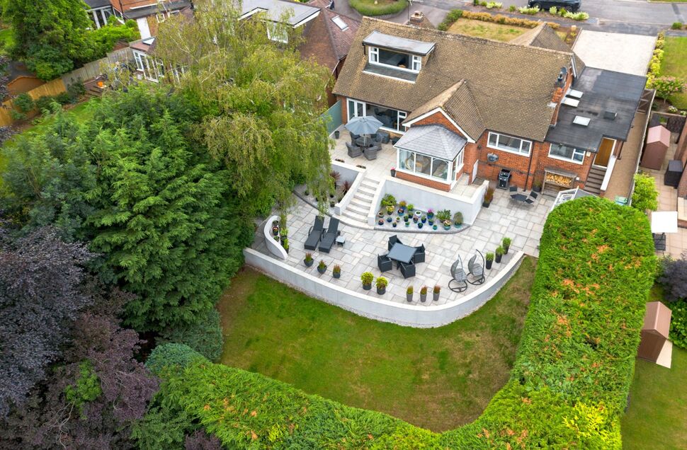 Main image of 4 bedroom Detached House for sale, Stoneleigh Close, Stoneleigh, Warwickshire, CV8