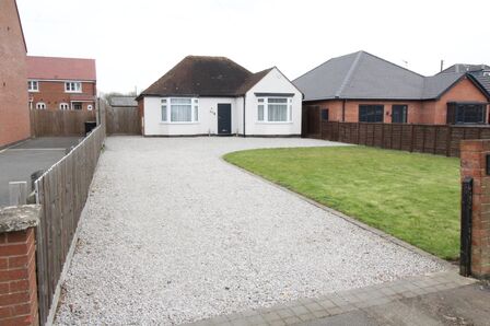 Nuneaton Road, 3 bedroom Detached Bungalow for sale, £375,000