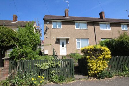 Queen Elizabeth Road, 3 bedroom End Terrace House to rent, £1,100 pcm