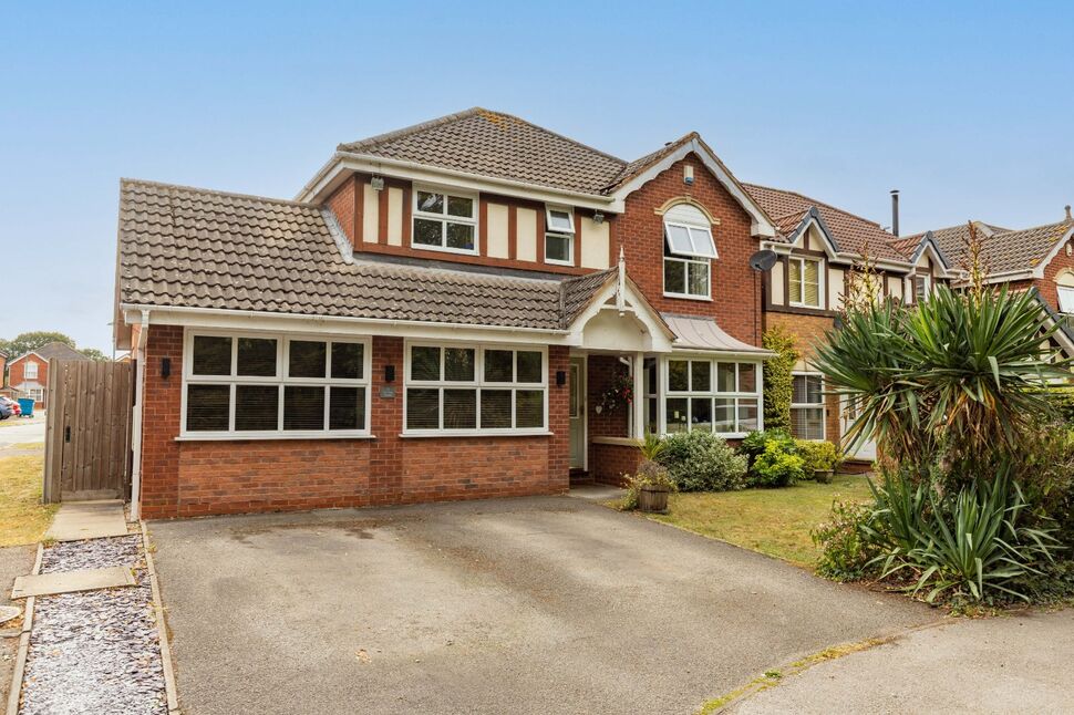 Main image of 4 bedroom Detached House for sale, Dove Close, Bedworth, Warwickshire, CV12