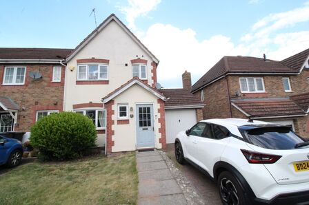 Hatters Court, 3 bedroom End Terrace House for sale, £245,000