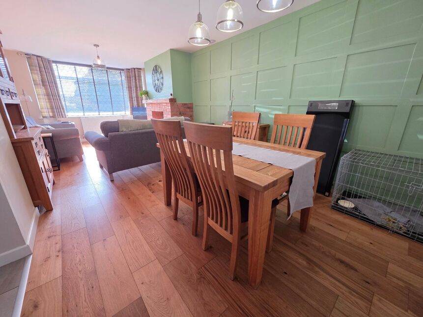 Lounge / Dining Room