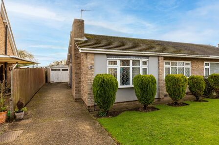 2 bedroom Semi Detached Bungalow for sale