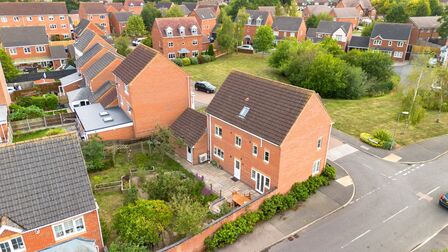 5 bedroom Detached House for sale