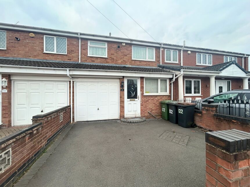 3 bedroom Mid Terrace House for sale
