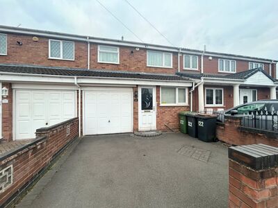 3 bedroom Mid Terrace House for sale