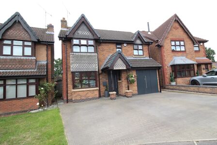 The Laurels, 4 bedroom Detached House for sale, £385,000