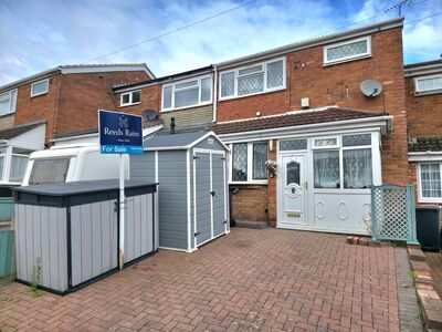 3 bedroom Mid Terrace House for sale