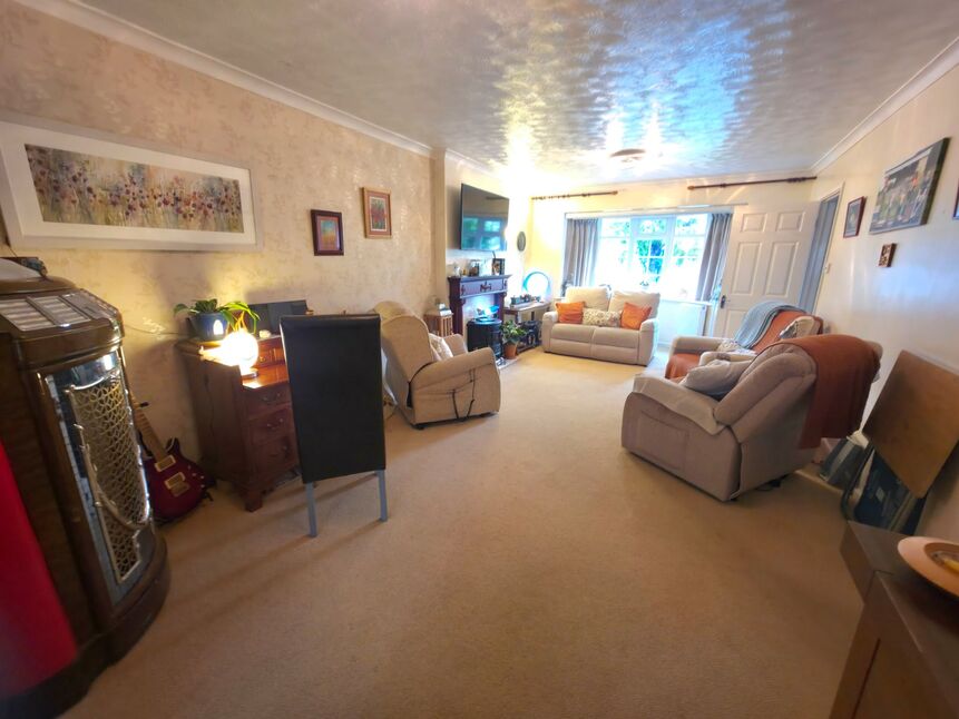 Lounge / Dining Room