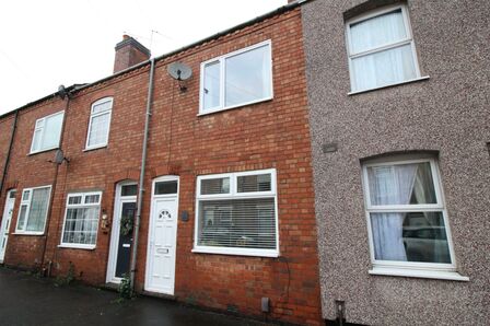 2 bedroom Mid Terrace House for sale