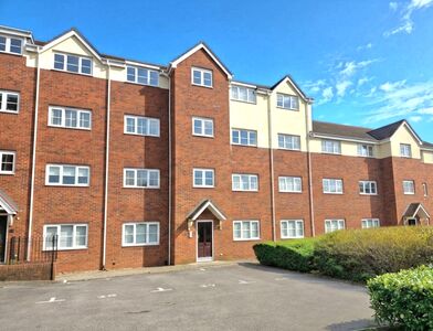 The Waterfront, 2 bedroom Flat for sale, &pound;130,000