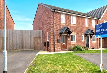 2 bedroom End Terrace House for sale