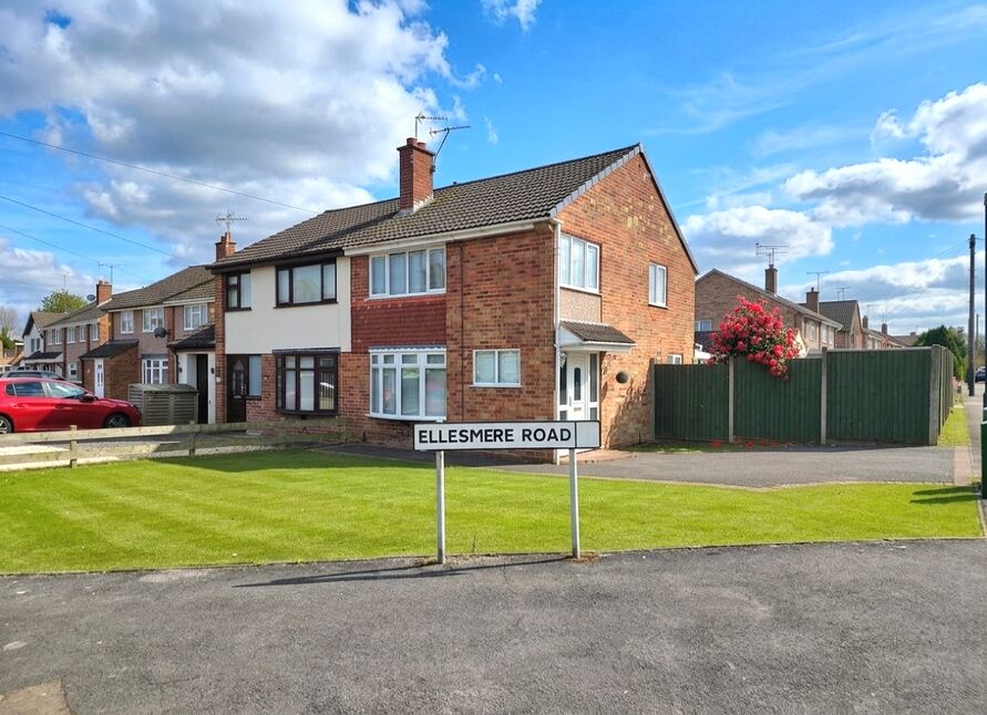 Main image of 3 bedroom Semi Detached House for sale, Ellesmere Road, Bedworth, Warwickshire, CV12