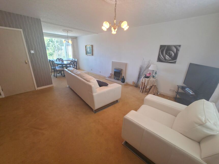Lounge / Dining Room
