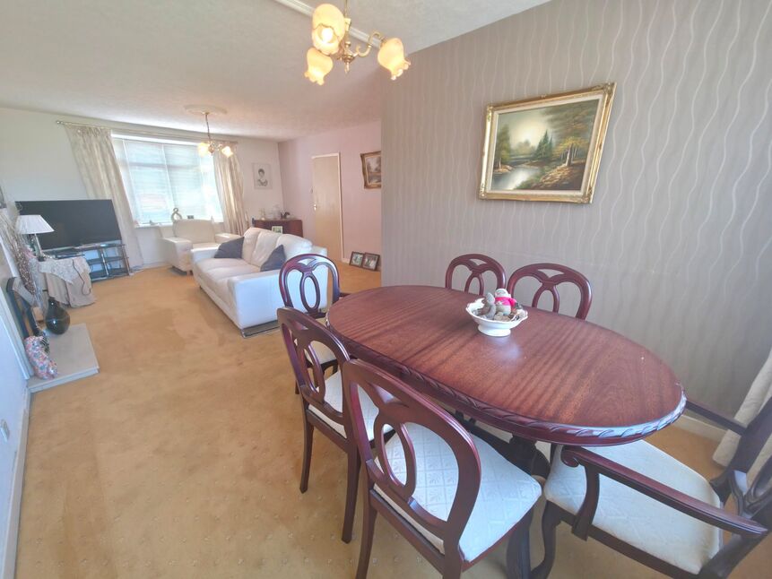 Lounge / Dining Room