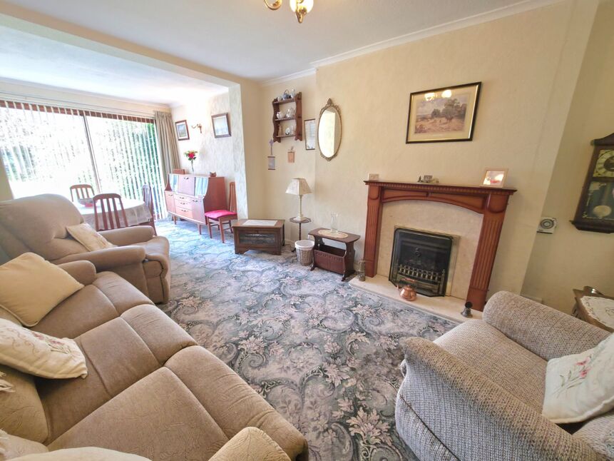 Lounge / Dining Room