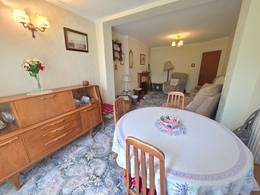 Lounge / Dining Room