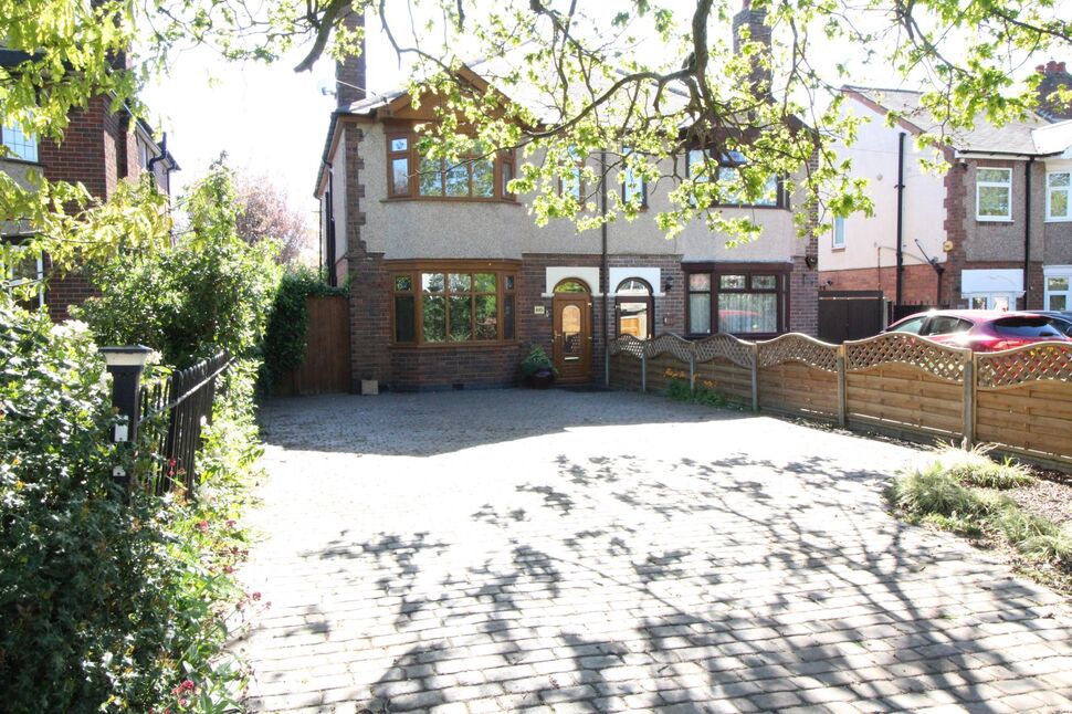 Front Garden / Driveway