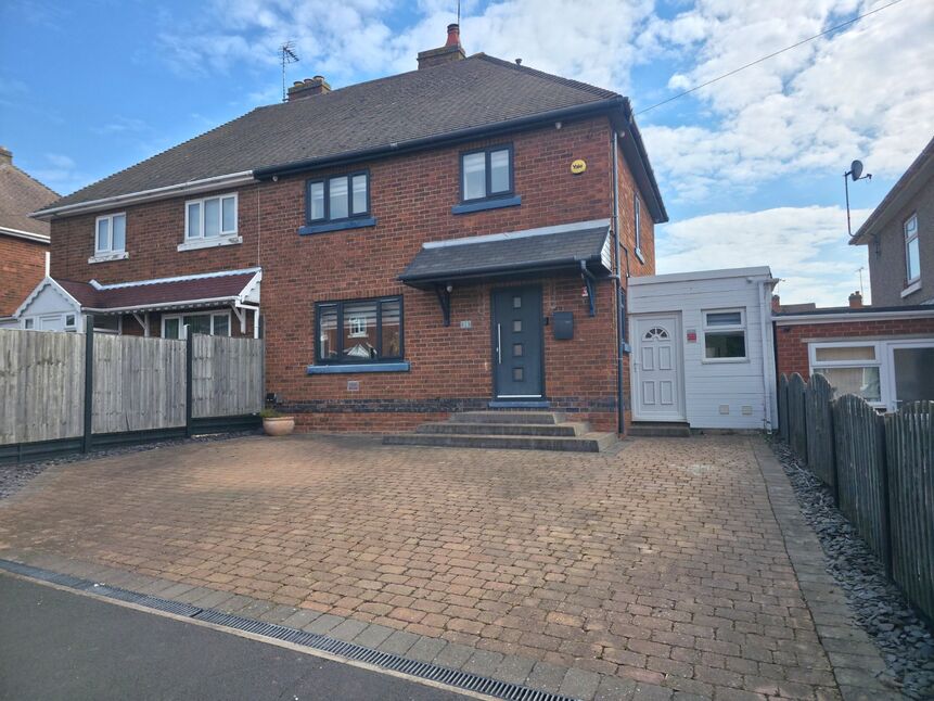 Main image of 3 bedroom Semi Detached House for sale, Oak Close, Bedworth, Warwickshire, CV12